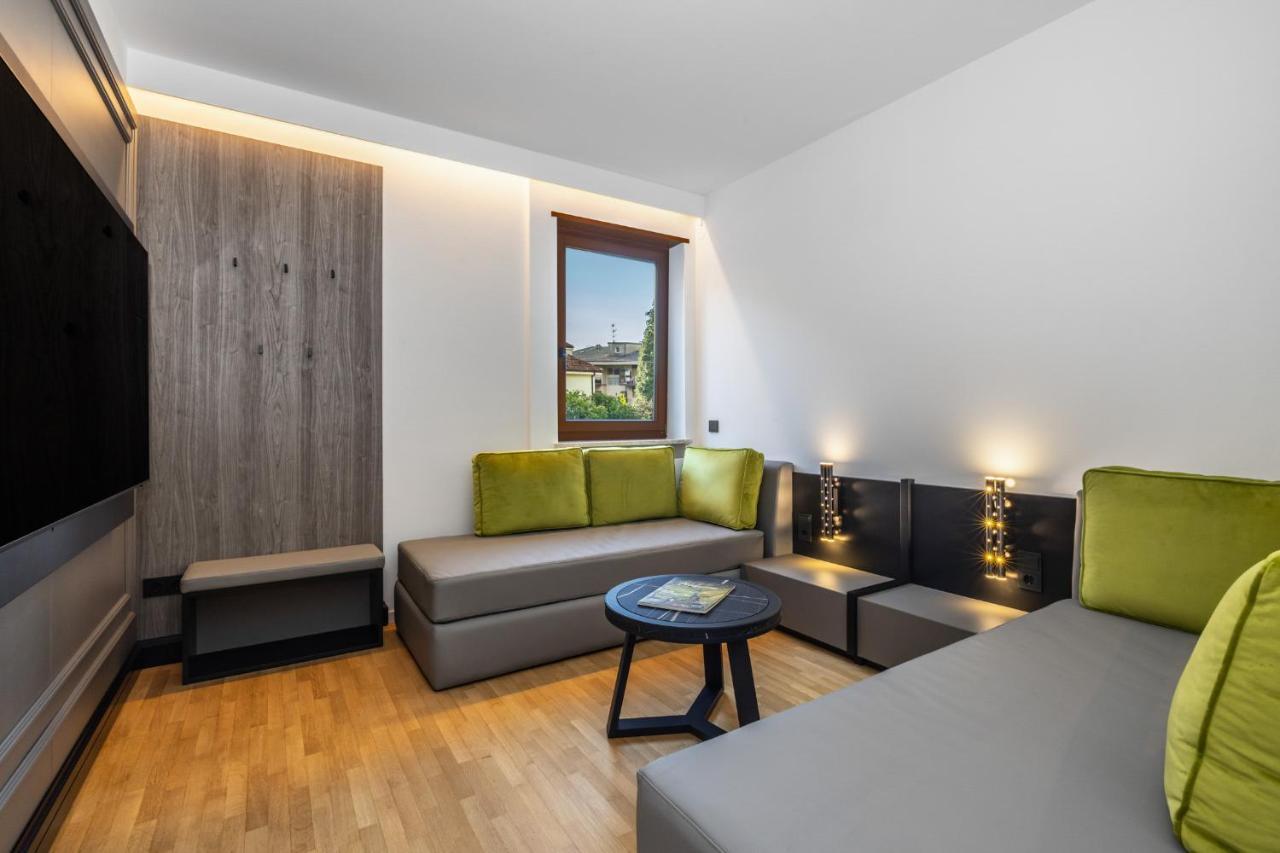 Palm Loggias Apartment